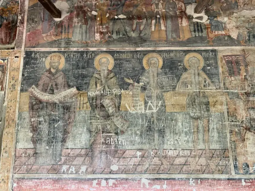Kisha e Leusës në Përmet ruan afreske dhe ikonostas historik - photo 3