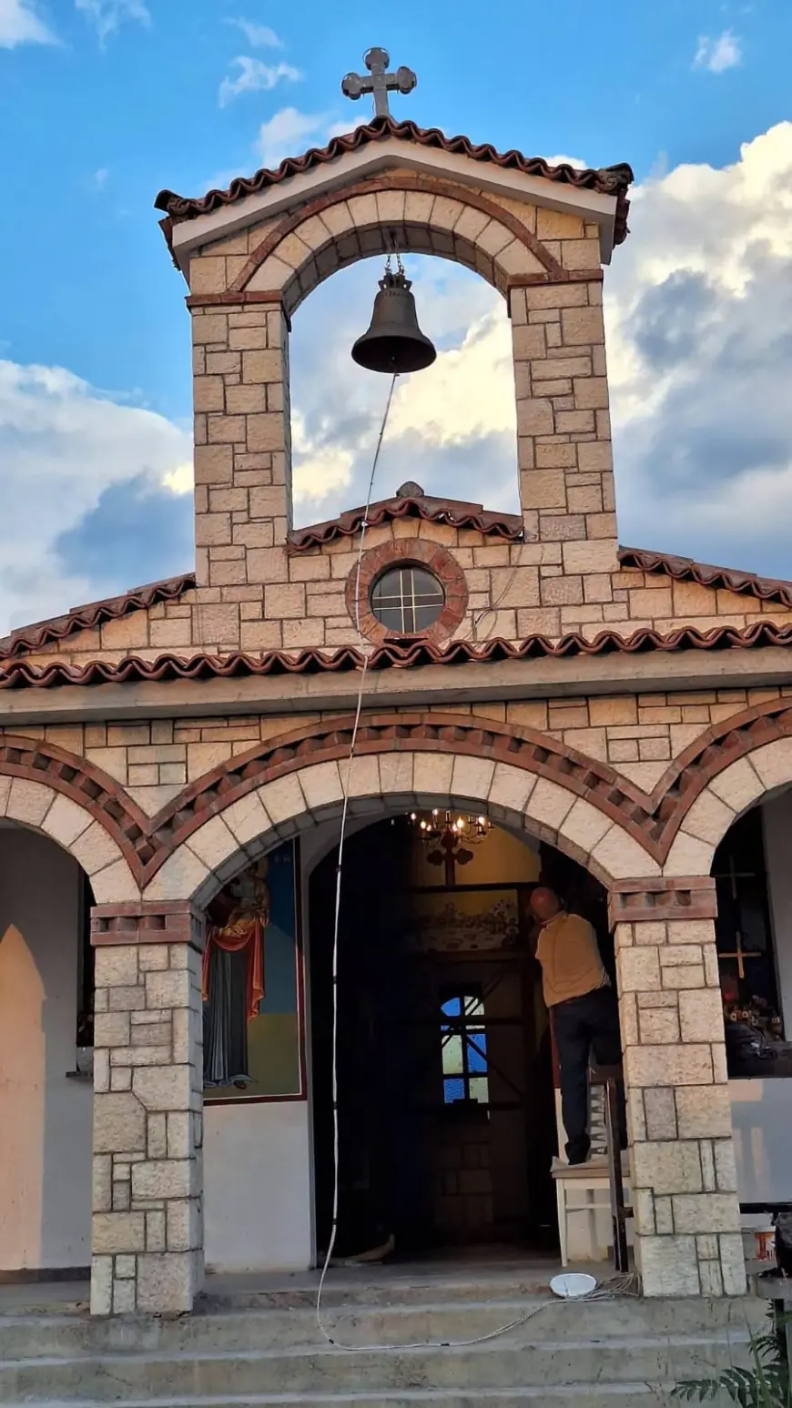 Përfundon veshja me gurë e Kishës së Shën Llazarit në Shtërmen - photo 1