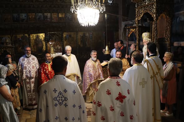 Meshë solemne për Lindjen e Hyjlindëses në Manastirin e Ardenicës - photo 2