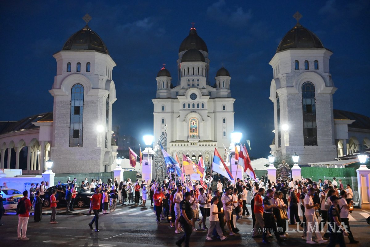 Patriarku Daniel bekon të rinjtë e ITO 2026 në Bukuresht - photo 2