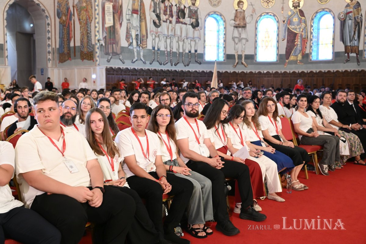 Patriarku Daniel bekon të rinjtë e ITO 2026 në Bukuresht - photo 4