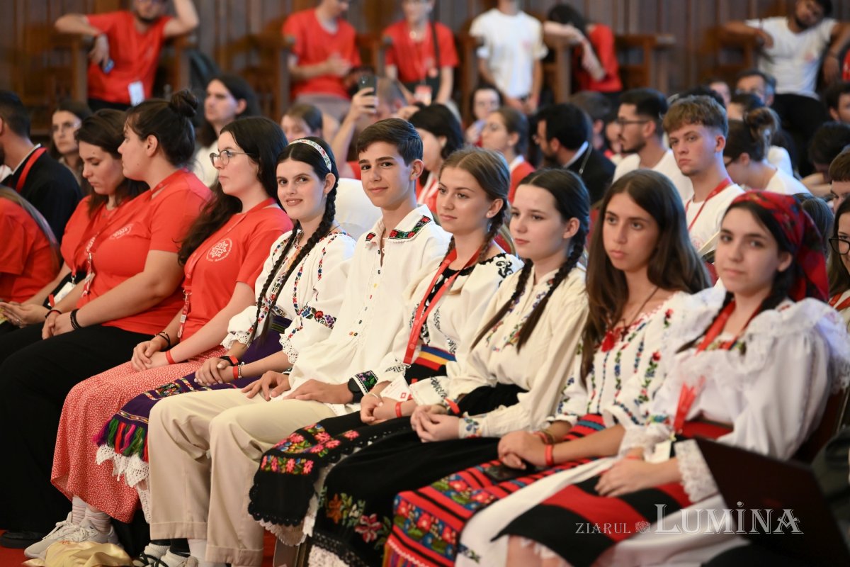Patriarku Daniel bekon të rinjtë e ITO 2026 në Bukuresht - photo 5
