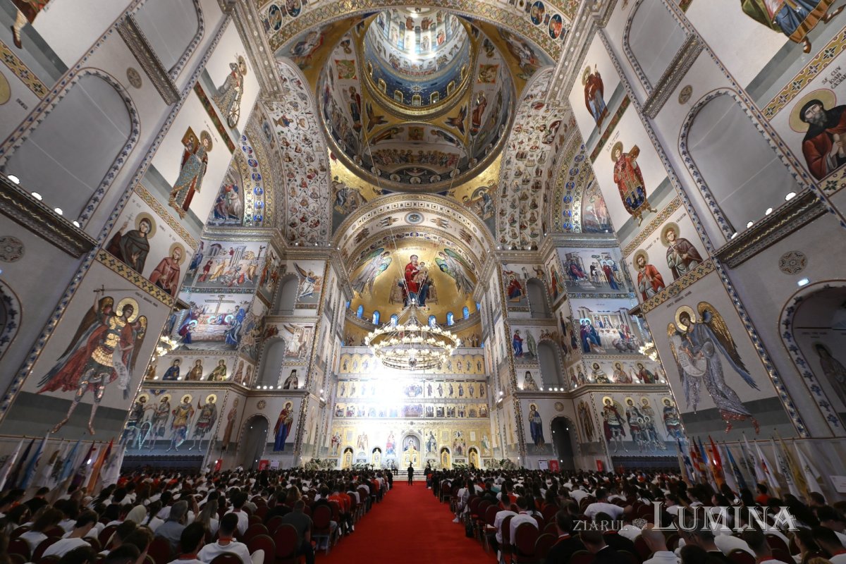 Patriarku Daniel bekon të rinjtë e ITO 2026 në Bukuresht - photo 7