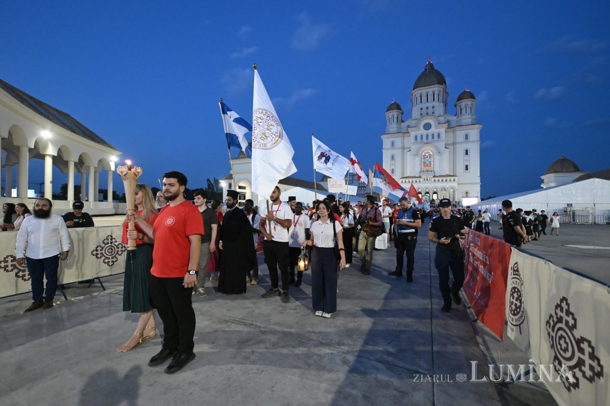 Patriarku Daniel bekon të rinjtë e ITO 2026 në Bukuresht - photo 11