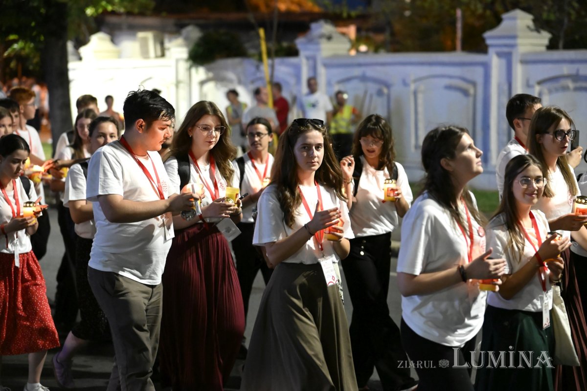Patriarku Daniel bekon të rinjtë e ITO 2026 në Bukuresht - photo 16