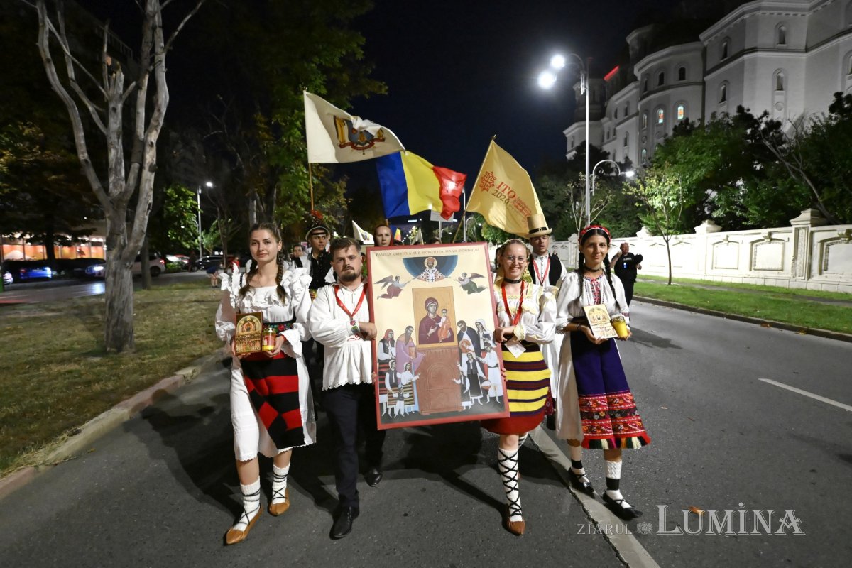 Patriarku Daniel bekon të rinjtë e ITO 2026 në Bukuresht - photo 19