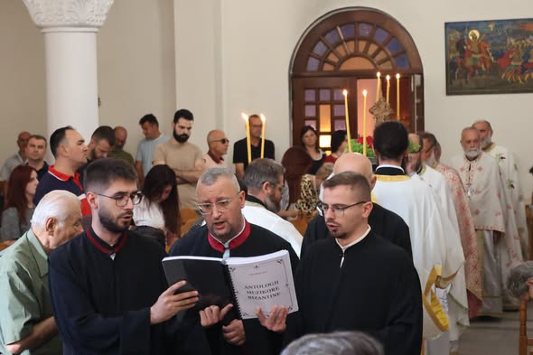 Kryepiskopi Joan drejtoi Meshën e Lartësimit të Kryqit në Tiranë - photo 3