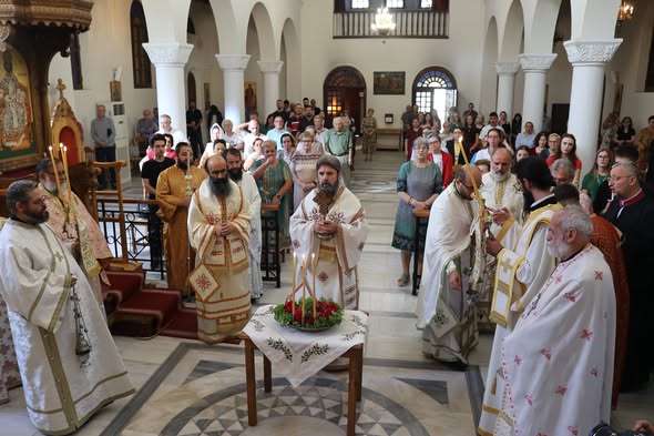 Kryepiskopi Joan drejtoi Meshën e Lartësimit të Kryqit në Tiranë - photo 5