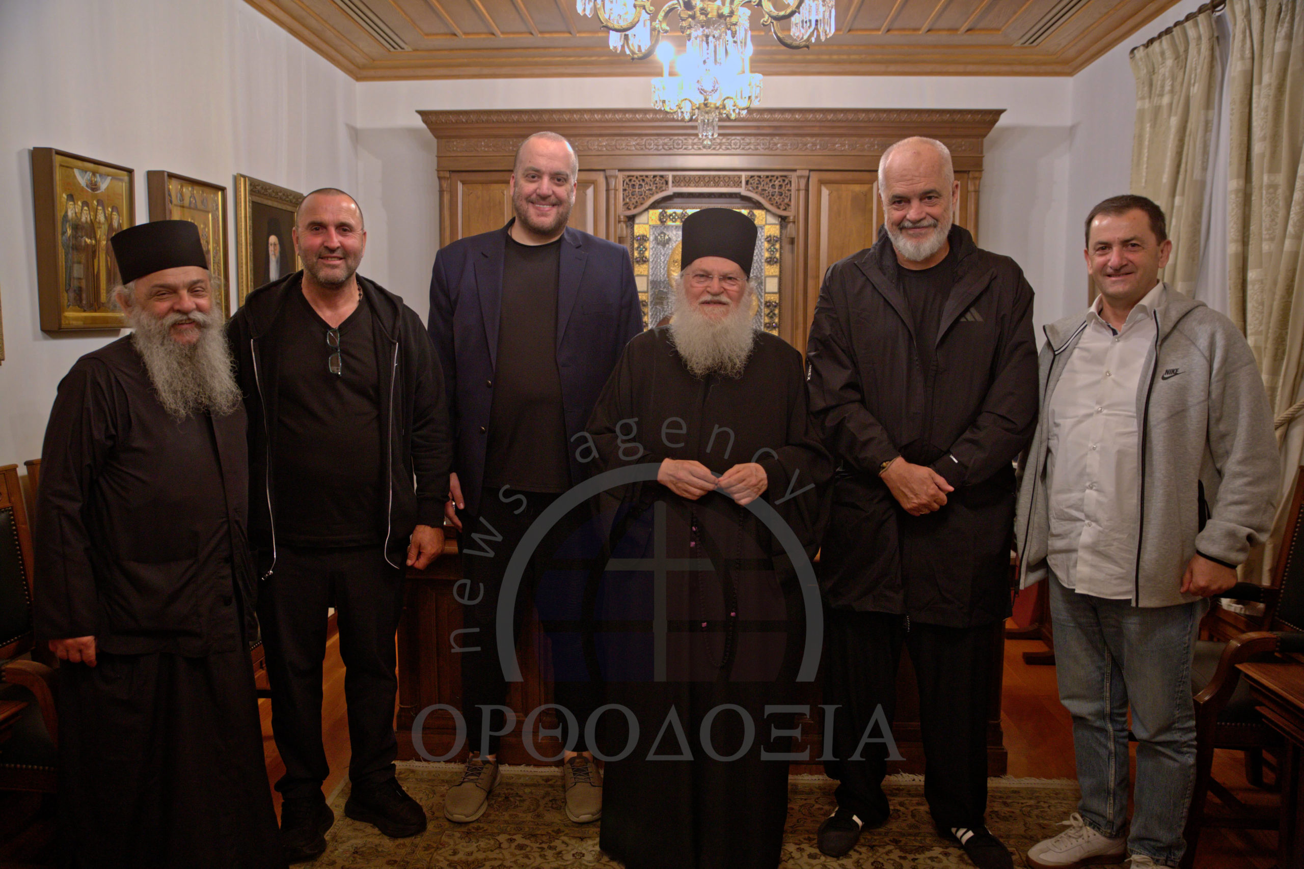 Kryeministri shqiptar Edi Rama viziton Malin e Shenjtë Athos - photo 3