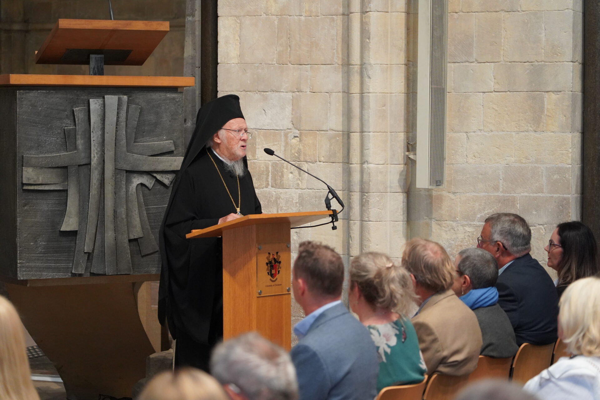 Patriarku Ekumenik Vartholomeu nderohet doktor honoris causa në Chichester - photo 8