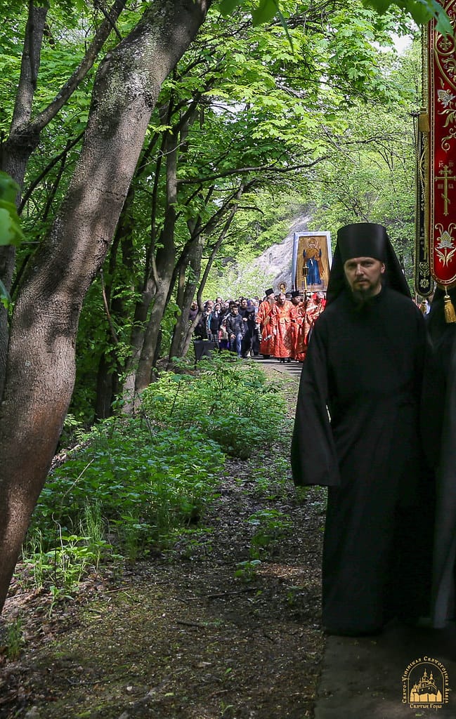Në Lavrën e Sviatohirskut u kujtua murgu Varsanufi në ditën e 40-të - foto 11
