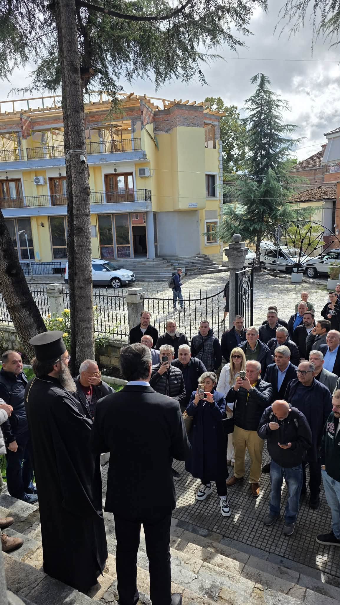 Zëvendësministri grek Gkioulekas vizitoi Mitropolinë e Korçës - foto 2
