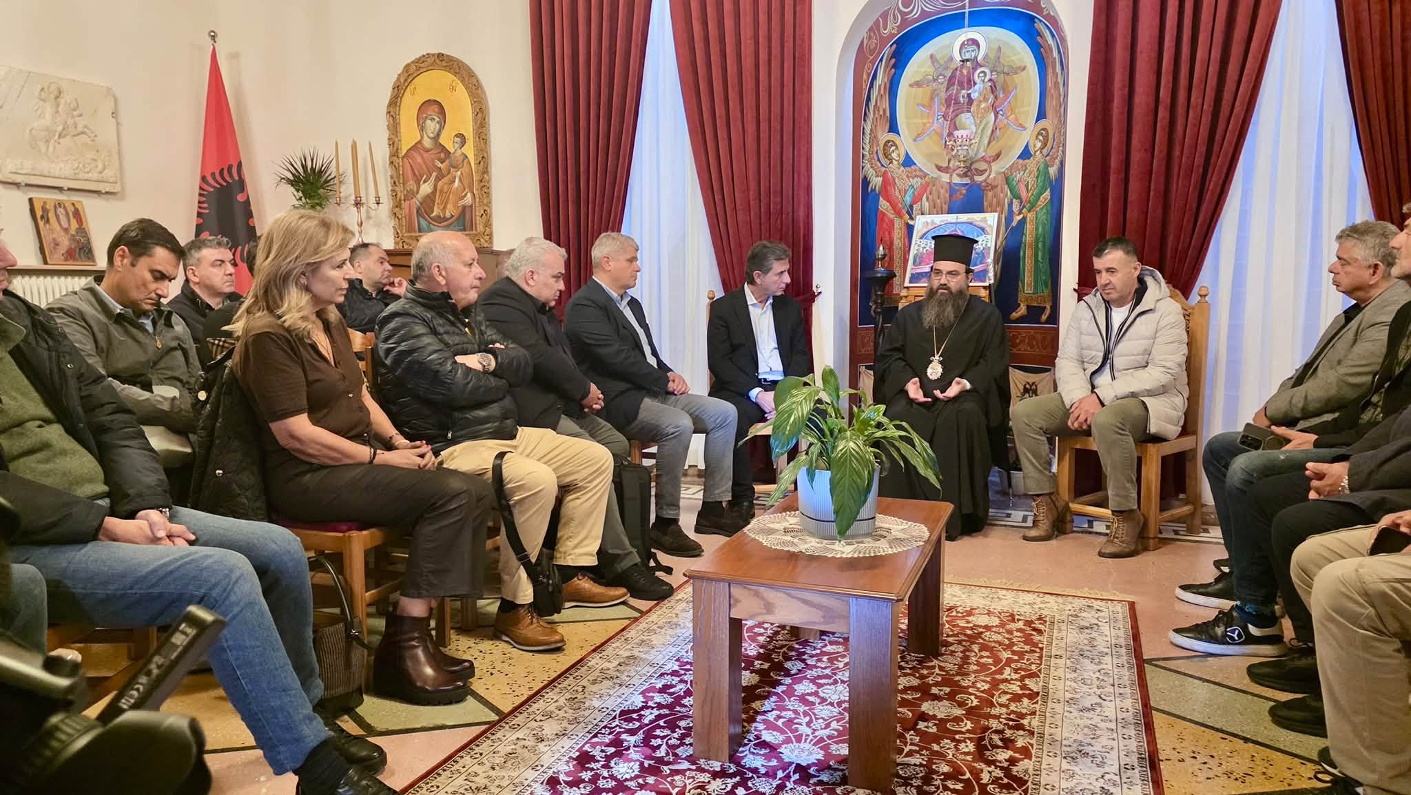 Zëvendësministri grek Gkioulekas vizitoi Mitropolinë e Korçës - foto 4