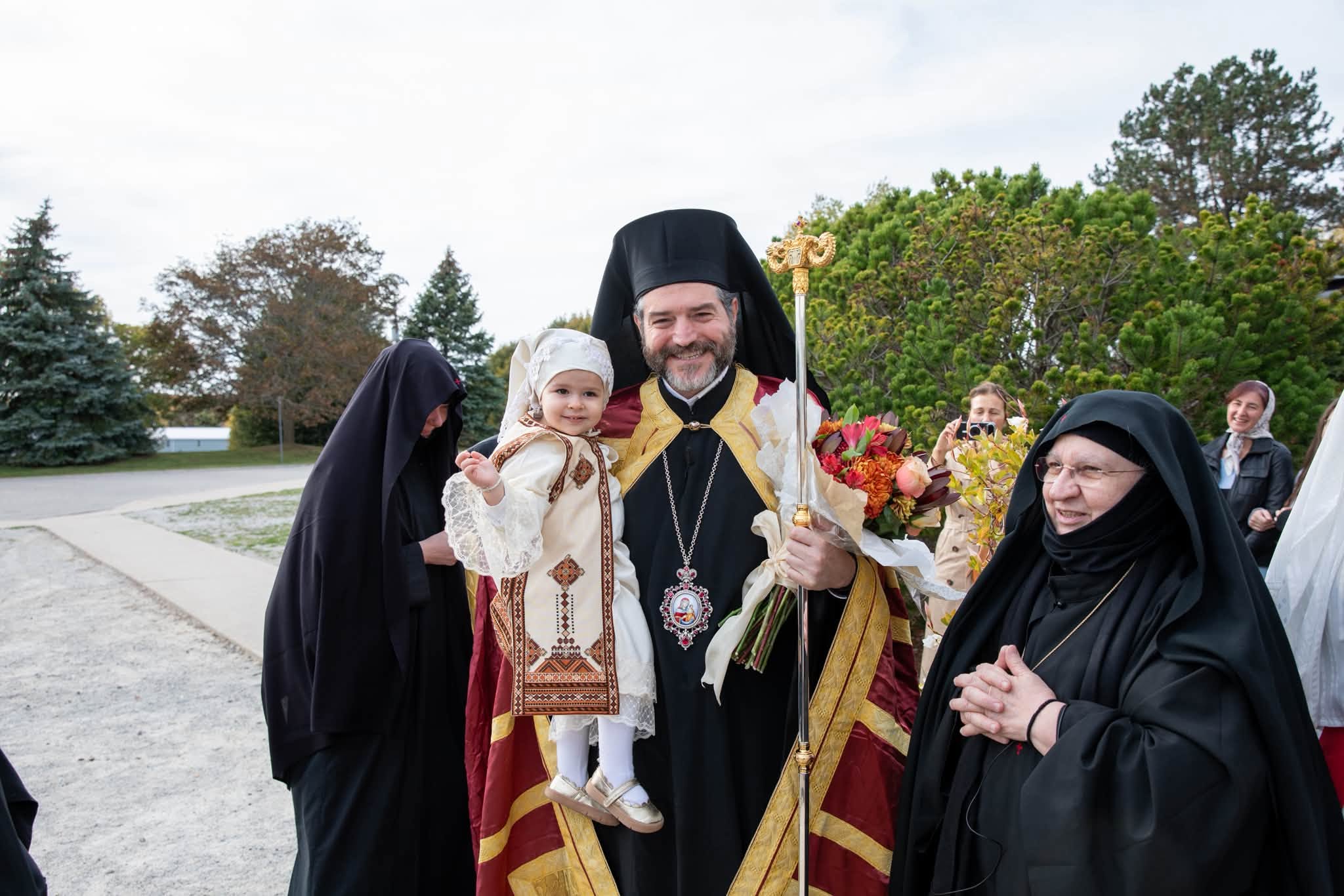 Kryepeshkopi Apostolos vizitoi manastirin e Shën Kozma Etolosit në Bolton - foto 1