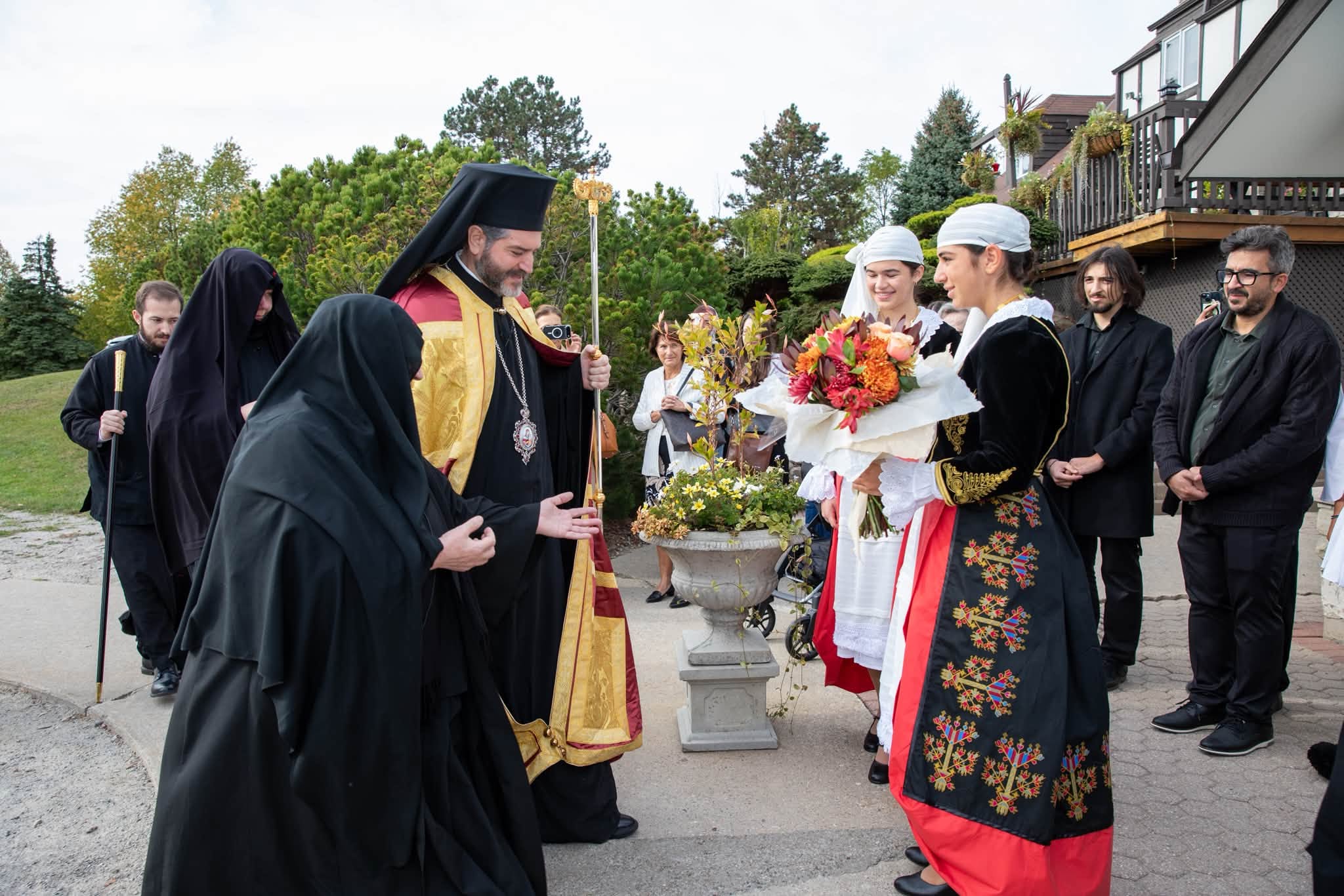 Kryepeshkopi Apostolos vizitoi manastirin e Shën Kozma Etolosit në Bolton - foto 3