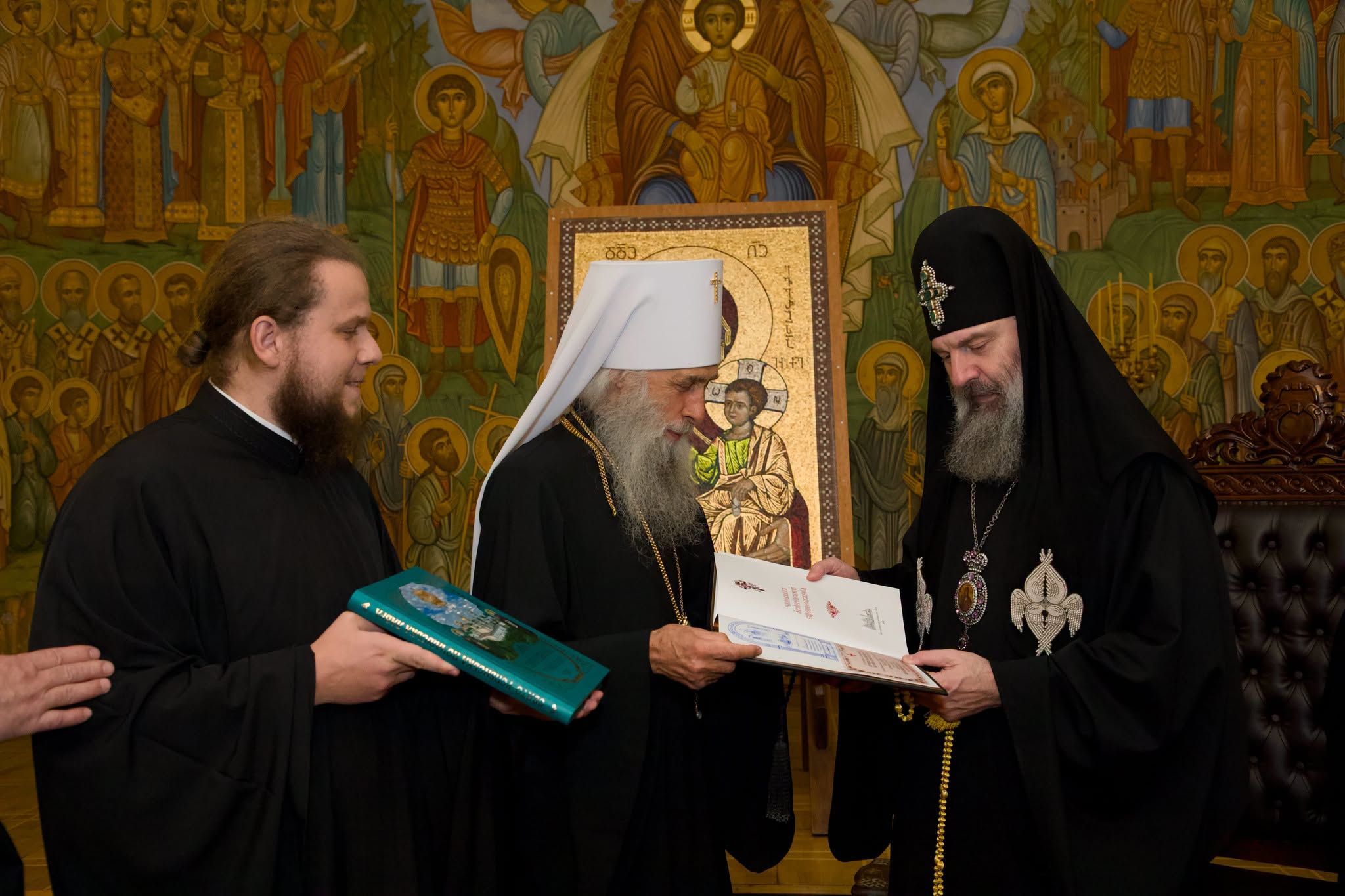 Patriarku Shio III priti përfaqësues të Kishave Ortodokse në Tbilisi - foto 19