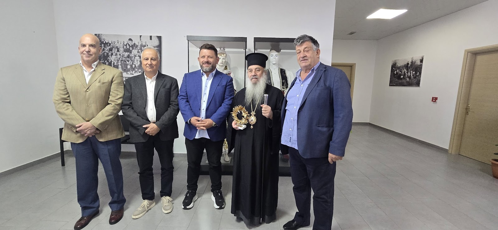 Mitropoliti Nathanail u takua me Rrjetin e Qyteteve me Liqene në Dropull - foto 1