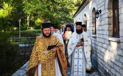 Mitropoliti Nathanail shenjtëroi kishën e Shën Parashqevisë në Terihat - foto 1