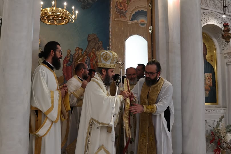 Kryepiskopi Joan dorëzoi prift Kryedhjakonin Johan Koroveshi në Tiranë - foto 1