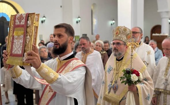 Dhjak Martin Ziu dorëzohet prift në festën e Shën Dhimitrit në Shtërmen - foto 3