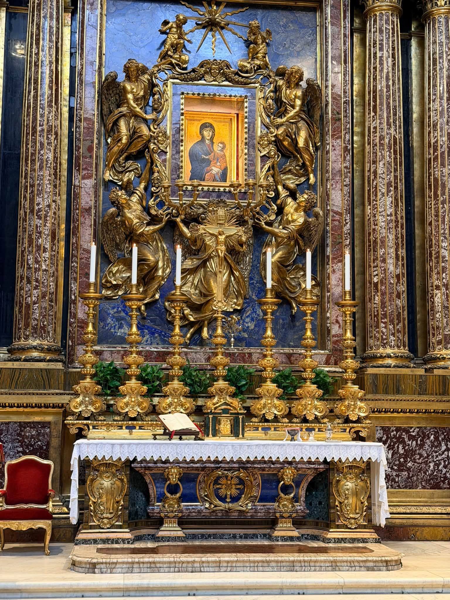Patriarku Ekumenik Bartolomeu la lule në varrin e Papës Françesku në Romë - foto 5